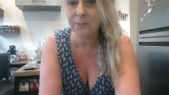 Chat +18 de Cataleyaflowers69 ao vivo