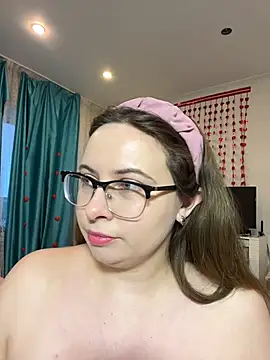 DienkaGreen's Live XXX Chat