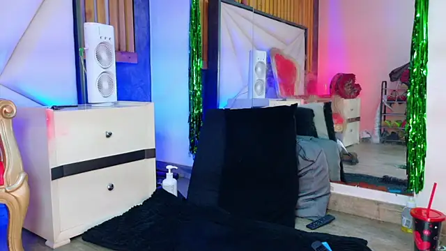 Онлайн чат XXX LilyyBigAss