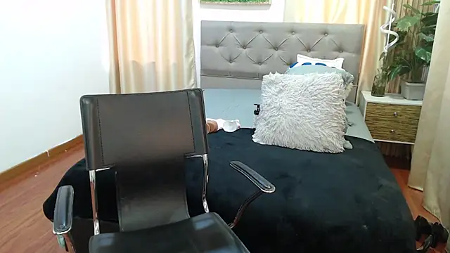 دردشة sasi_luna الجنسية المباشرة