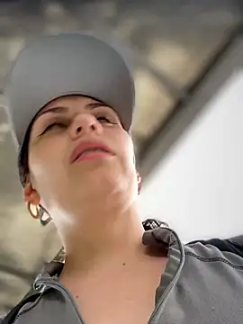 Alysson-- 即時 XXX 聊天