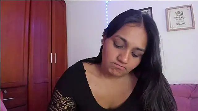 selena_jhonson 即時 XXX 聊天