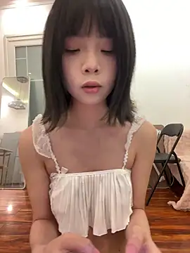 qiqi_x's Webcam Show