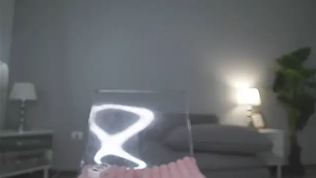 ValexieLux 即時 XXX 聊天