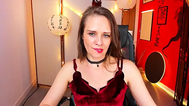 EmiliaBedyのライブXXXチャット