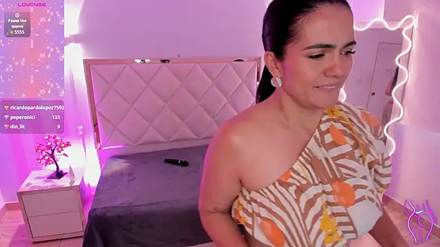 Rosalind_tay – Live XXX-chat