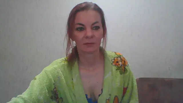 Živý XXX chat ElluaSmiilee