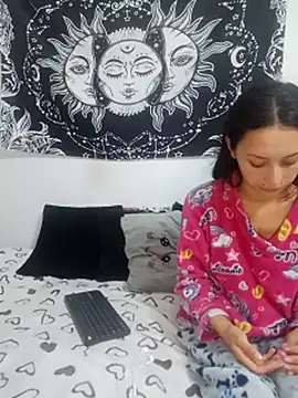 XXX chat uživo modela emily_n_abby