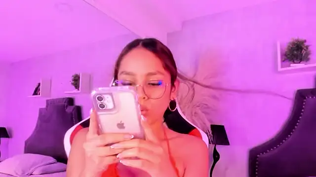 CarolineFyre's Live XXX Chat