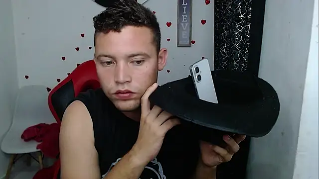 sven_fox723 webkamerás műsora