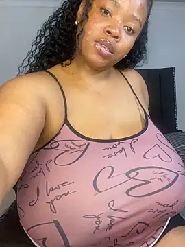 Pokazy przed kamerką – LunaCovenn