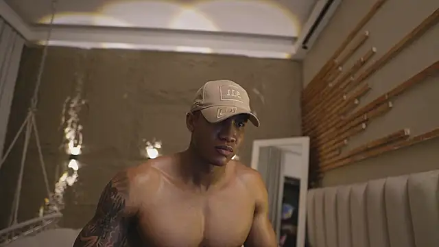 Logan_Varela ওয়েবক্যাম শো