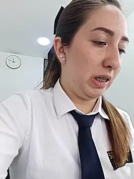 suzy-111 Adlı Modelin Canlı XXX Sohbeti