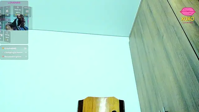 Bessie32 Adlı Modelin Canlı XXX Sohbeti