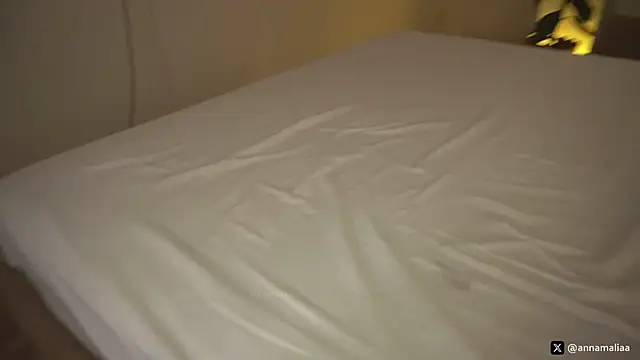 XXX chat uživo modela annamalia_