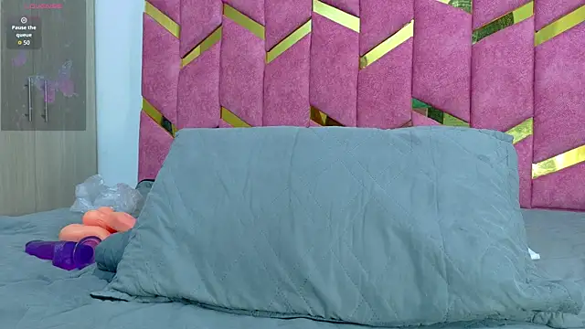 Chat XXX en directo de hornyhousekeeper_