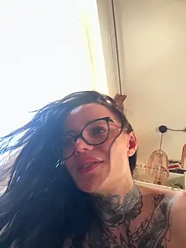 SkinnyLilly Webcam-Show