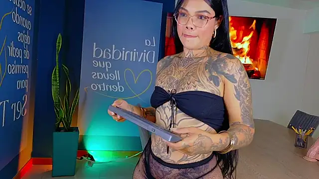 Chat +18 de madyson_fox ao vivo