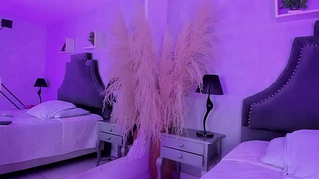 CarolineFyre's Live XXX Chat