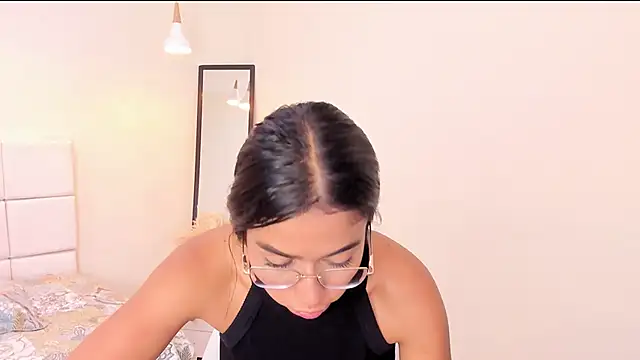 your_khloe Adlı Modelin Canlı XXX Sohbeti