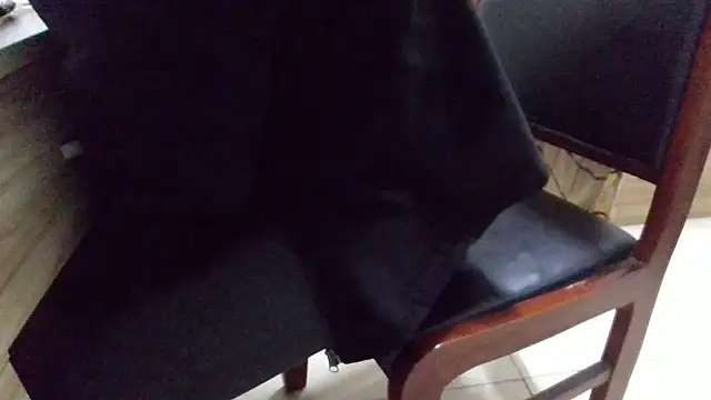 Chat XXX en directo de huzi518