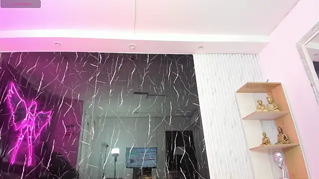 Nini_Beyker Chat XXX in diretta