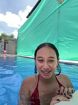 l0lita_emi's Webcam Show