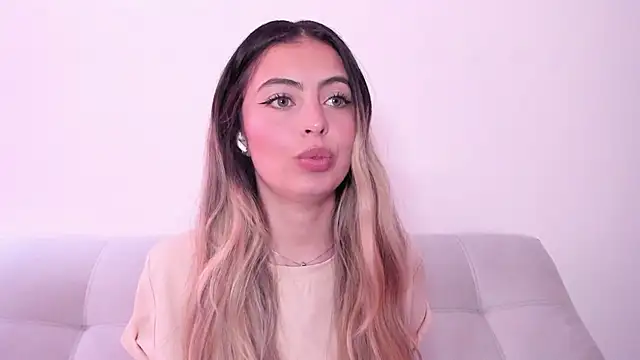 XXX chat uživo modela Fernanda_aaaa