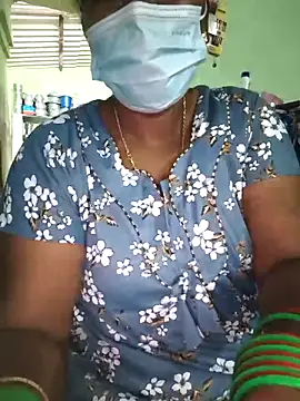 Tamilselviroja- Chat XXX in diretta