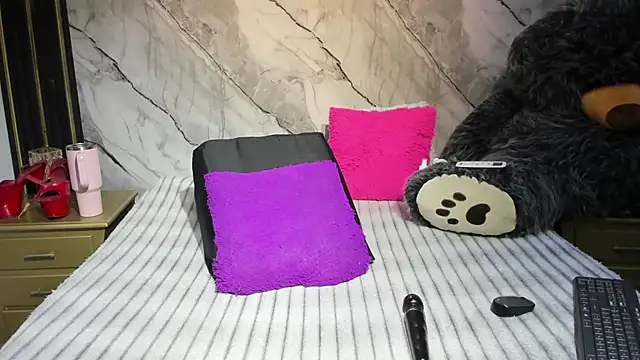 Niyirey1's Live XXX Chat