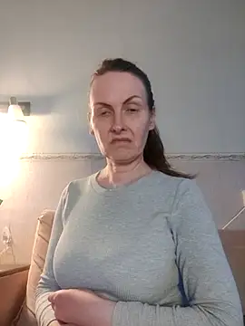 Chat +18 de Evelina_cute ao vivo