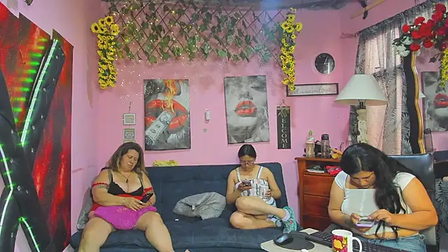 Show modela lesbiancuple na web-kameri