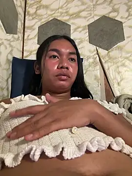 NaughtyStephanieXX 网络视讯表演