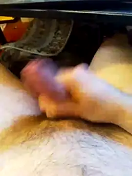 chrisdic27 Adlı Modelin Canlı XXX Sohbeti