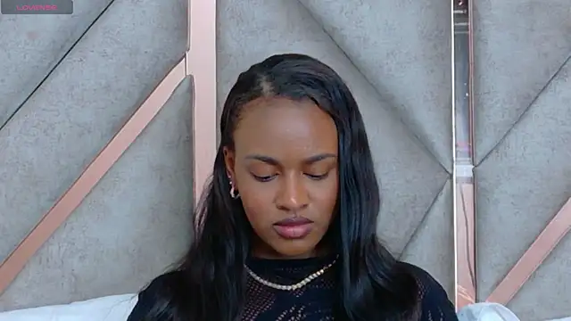 Sally-Noa Chat XXX in diretta