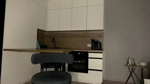 WinterChriscoe: διαδικτυακό σόου στην κάμερα