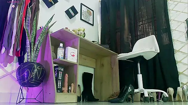 Chat +18 de myla_sarah ao vivo