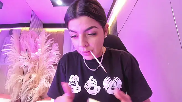 KarelyMitchel Live XXX-Chat