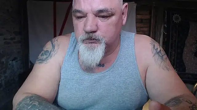 Newfiesausage1972: онлайн-секс-чат