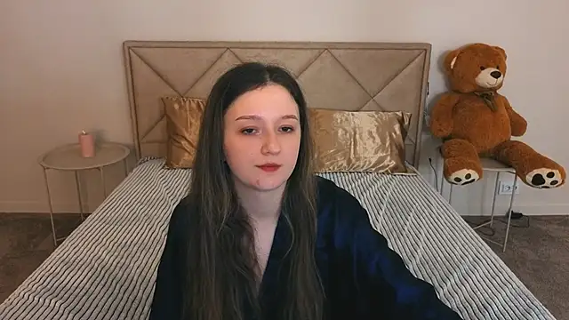 CyrenaLuxe: онлайн-секс-чат