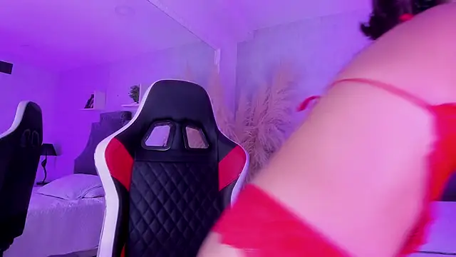 CarolineFyreのライブXXXチャット