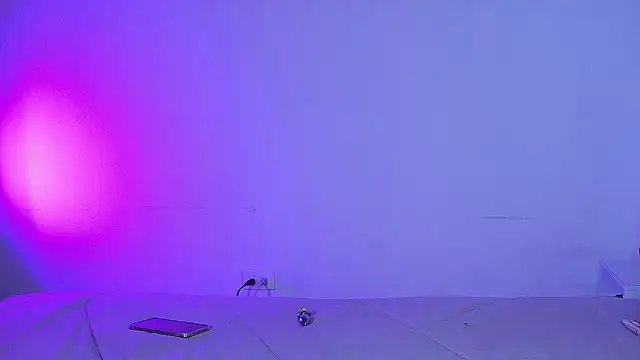 MiaColucci18 即時 XXX 聊天