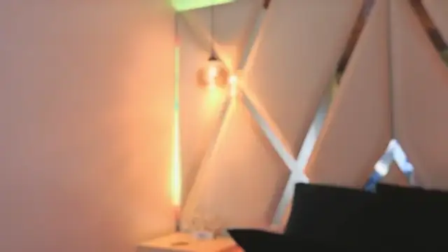 MeelFoxn Live XXX chat