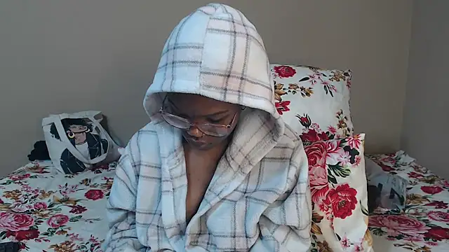 YummyMelanin117 Chat XXX in diretta