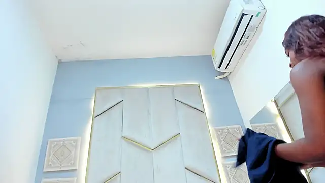 KarinaaCoxx's Live XXX Chat