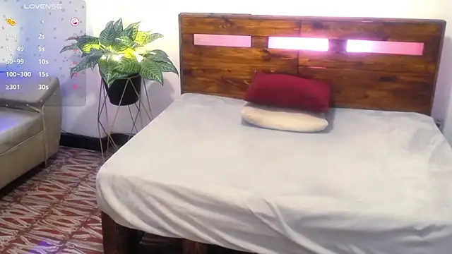 Yeseniaa25_ Chat XXX in diretta