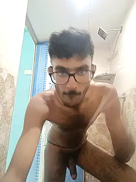 manikanda64: διαδικτυακό σόου στην κάμερα