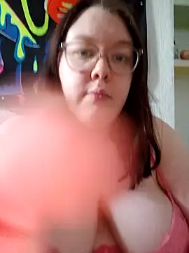 Sexycurvyemilyy Adlı Modelin Canlı XXX Sohbeti