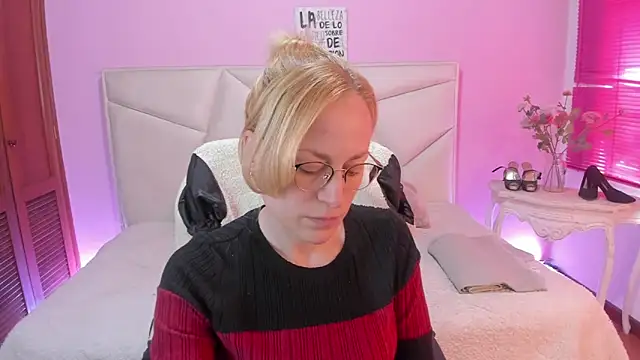 SammySanders Adlı Modelin Canlı XXX Sohbeti