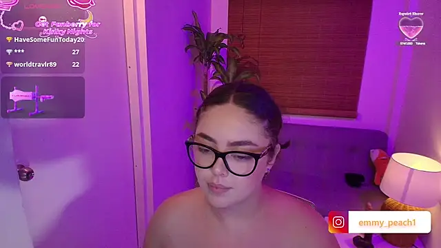XXX chat uživo modela Emmy_peach1